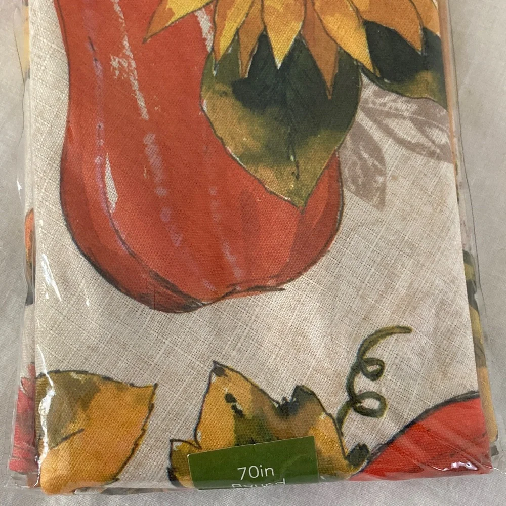 Round Tablecloth Sunflower squash acorns grateful season fall pattern NWT